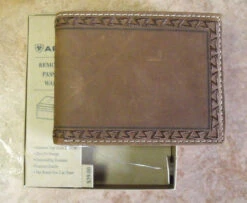 Ariat Aztec Bi-Fold Wallet With Removable Passcase