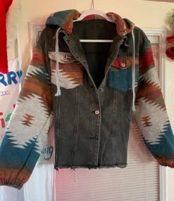 Aztec Print Frayed Hem Denim Jacket -Boutique Western Clothing Store AzDenHood1 29797.1671121333